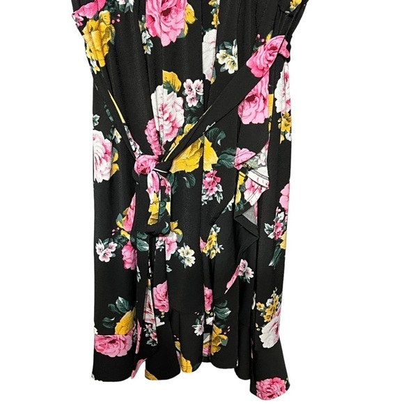 Torrid Mini Stretch Crepe Wrap Dress Black Fancy Flow Floral 2X - Picture 7 of 11